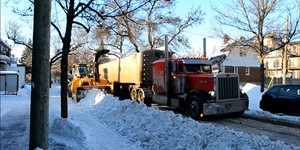 Snow Removal op in Montreal with Peterbilt 379 Truck