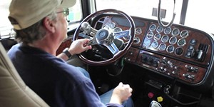 Truck Driver Skills - Shifting an 18 Speed - How to Skip Gears
